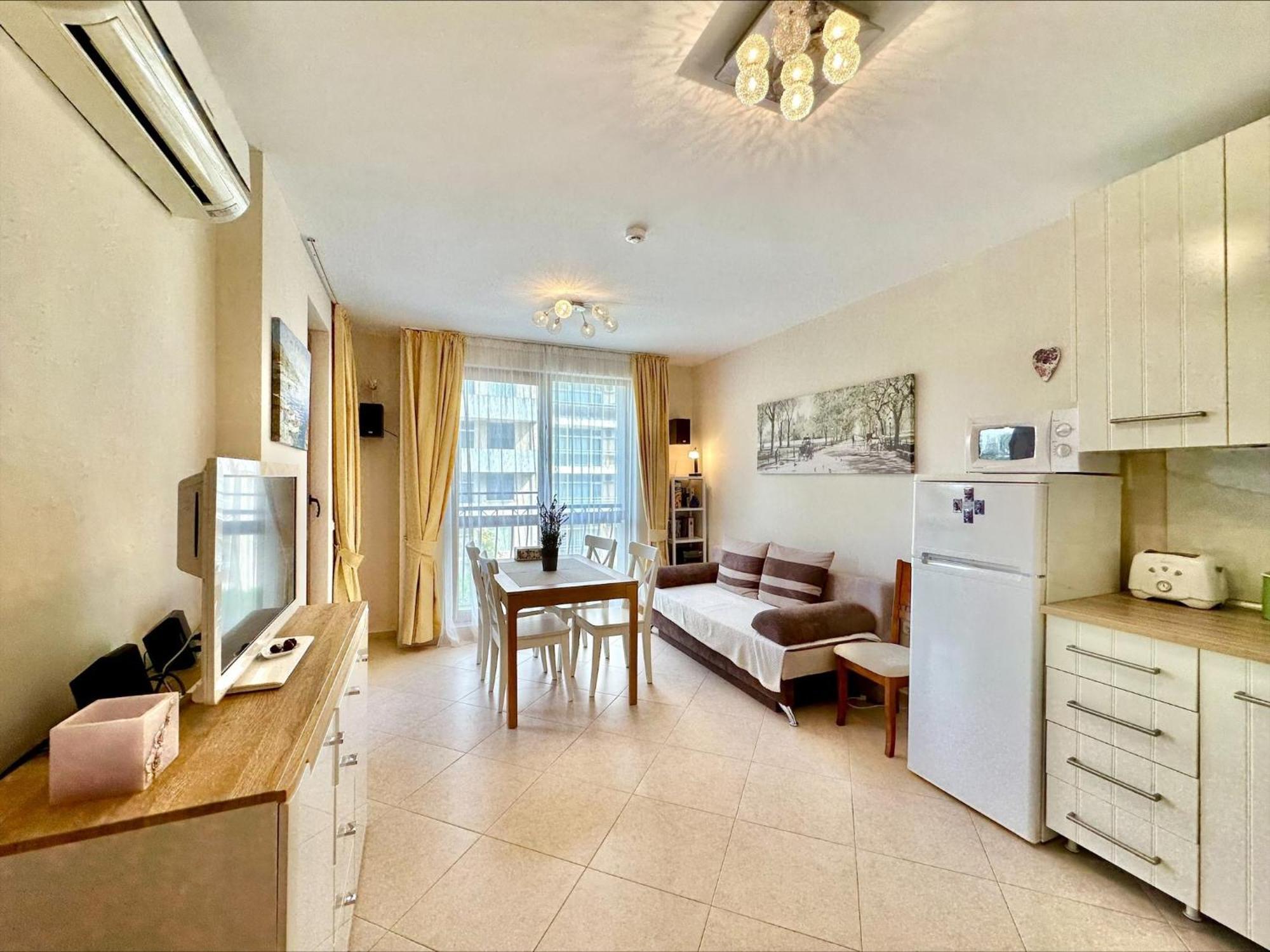 Menada Apartments In Cascadas Sunny Beach Room photo
