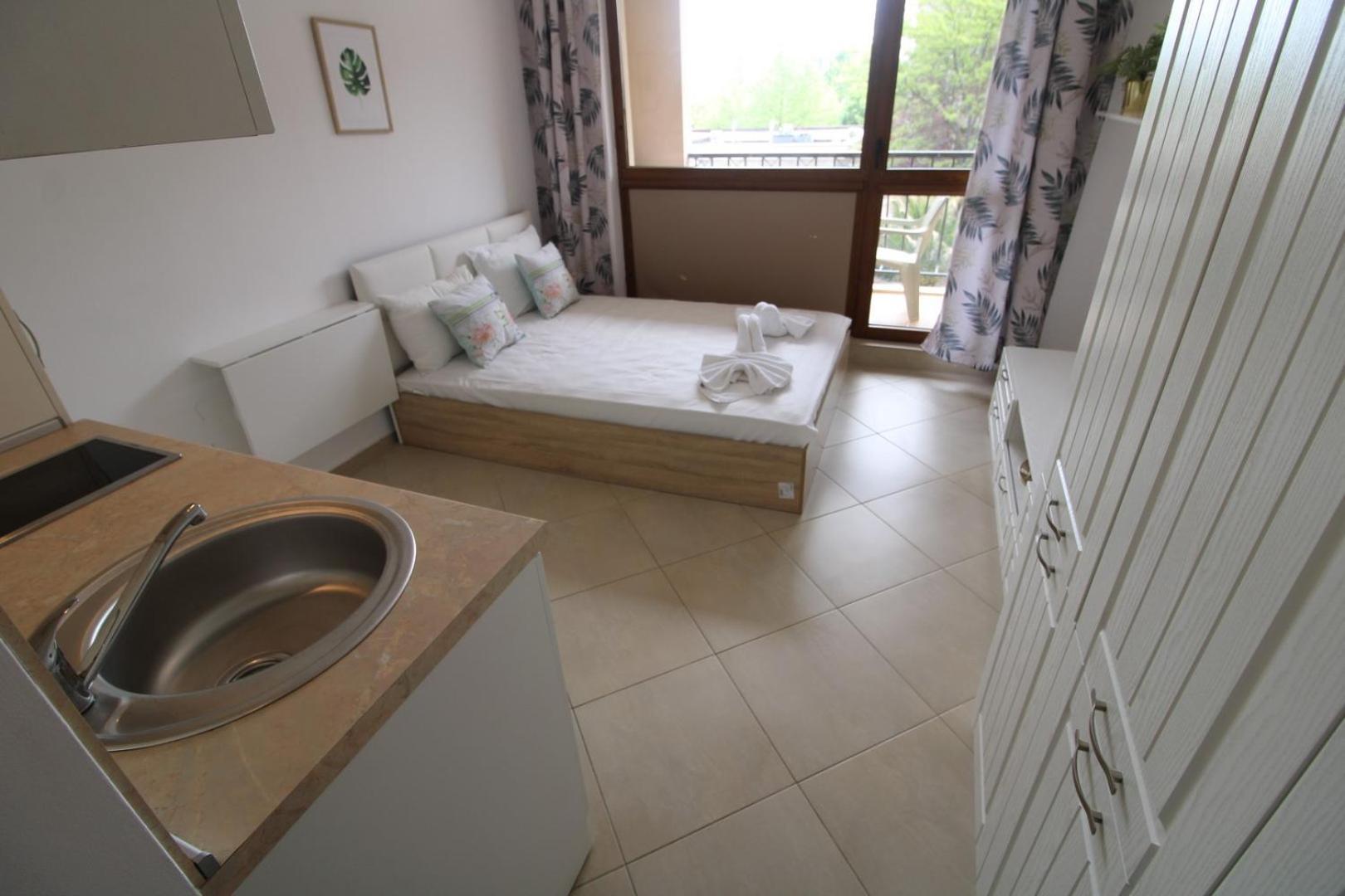 Menada Apartments In Cascadas Sunny Beach Room photo